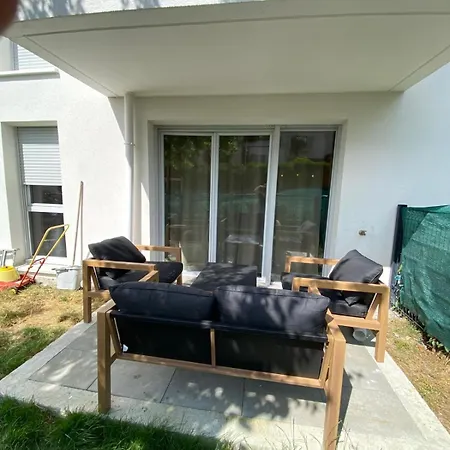 2 Bedroom With Garden *